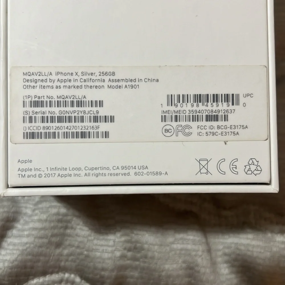 Apple iPhone X Box - Picture 3 of 6